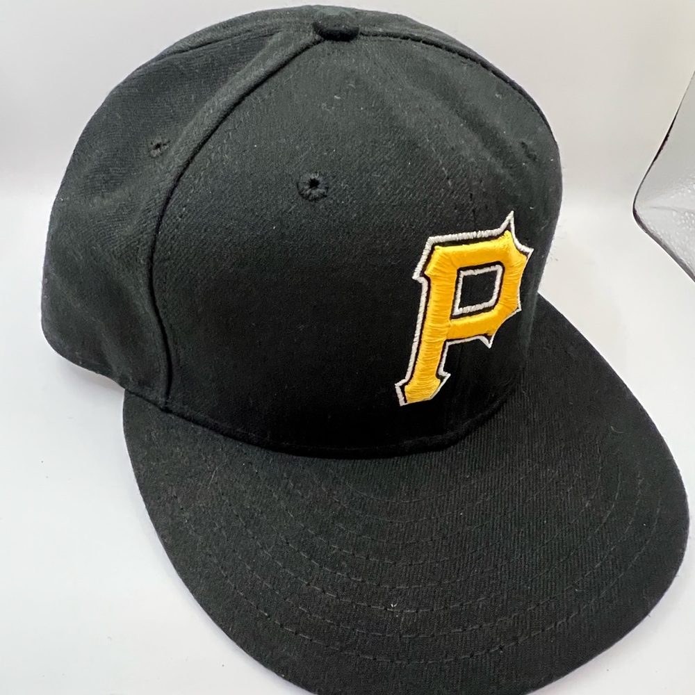 Pittsburgh Pirates Hat Cap Fitted Mens 7 1/4 Black Yellow MLB Baseball New Era
